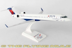 E-175 Display Model, Delta Endeavour, N349PQ - NOV PRE-ORDER